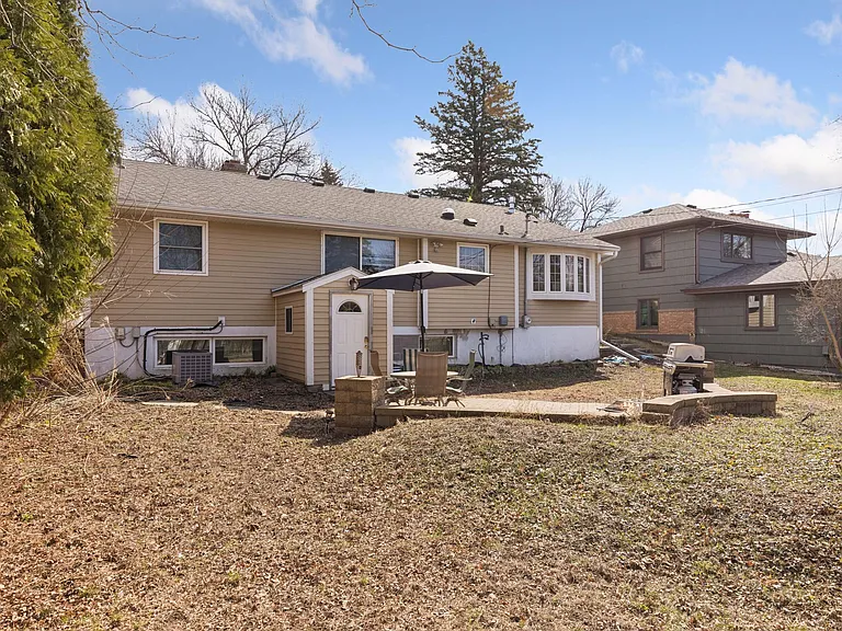 2712 Yosemite Ave S — Photo 30