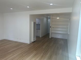 406 10th St #B, Huntington Beach, CA 92648