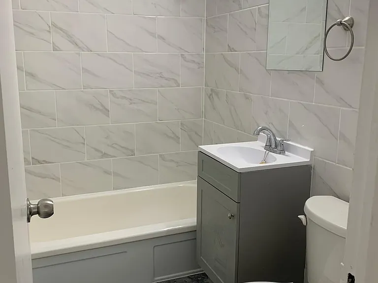 1817 Victoria Park Ave — Photo 14
