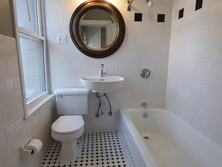 1402 Beacon St #3 — Photo 13