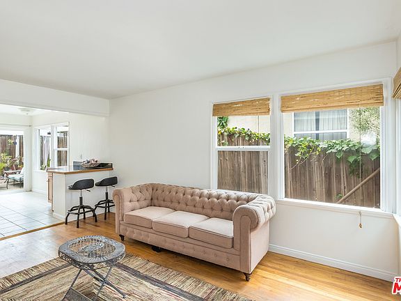 3rd image of 823 Pier Ave