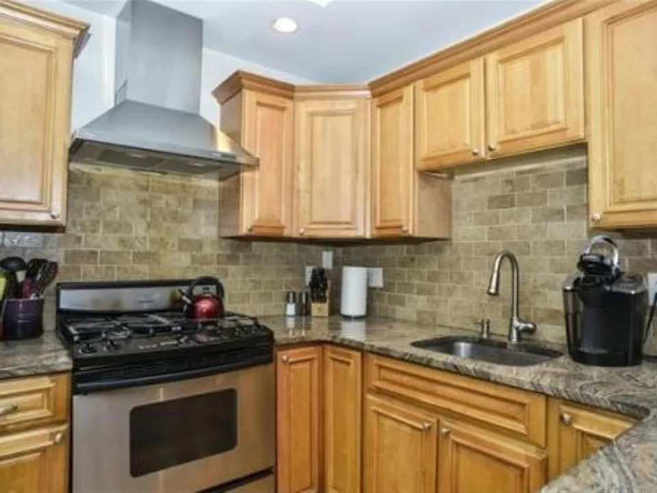 25 Aldrich St #1