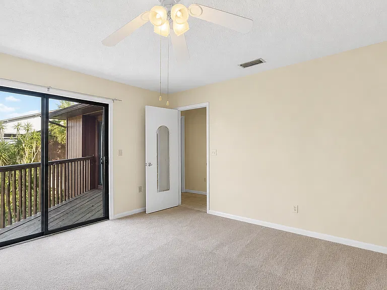 2593 S Park Ave — Photo 11