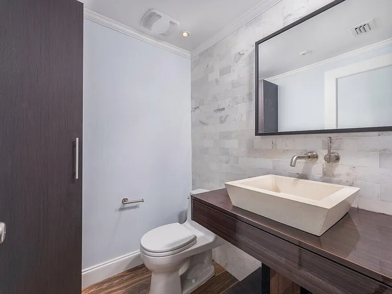 400 S Pointe Dr #307 — Photo 29