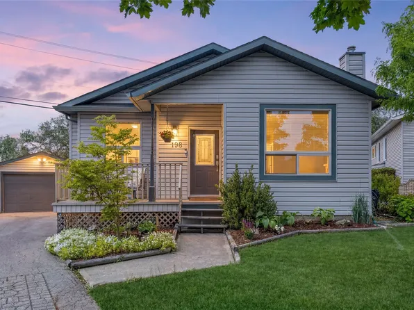 198 Ritchie Ct, Kelowna, BC V1V 2A8