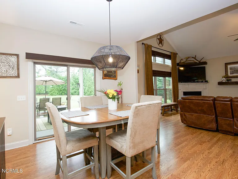 237 Rothbury Dr — Photo 14