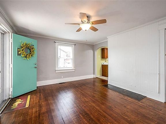 3rd image of 306 W 3rd St