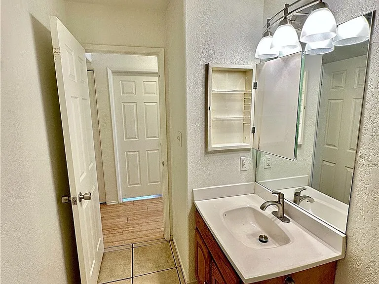 5042 Rainbow Blvd #106 — Photo 19