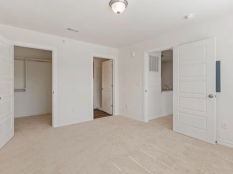 The Lofts at Valencia — Photo 44