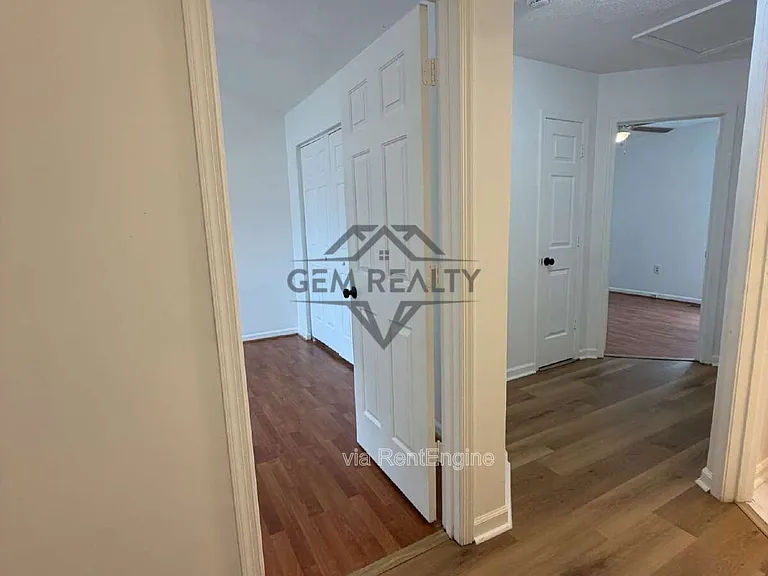 569 Cromwell Ct — Photo 31