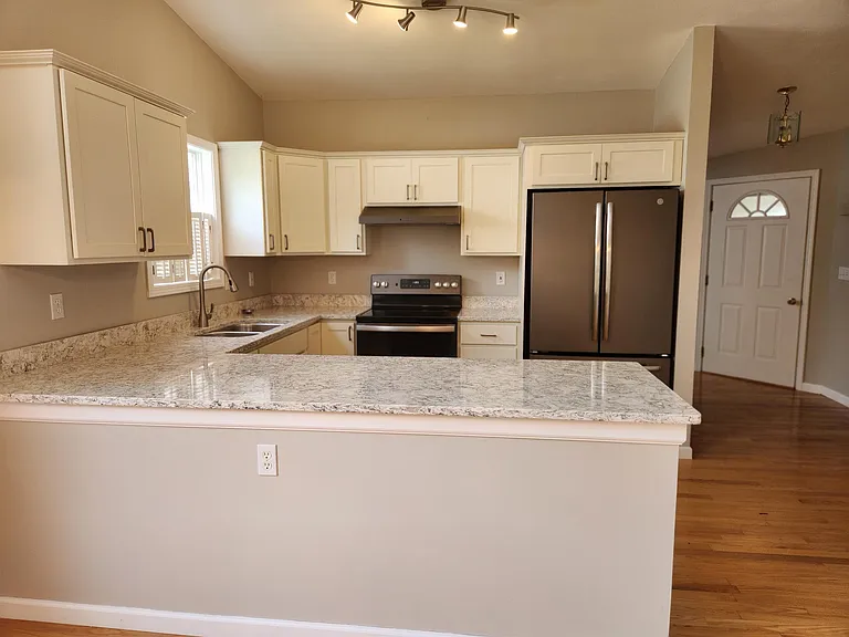 113 Braintree Dr — Photo 12