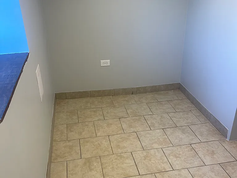 2936 N Harding Ave #0 — Photo 4