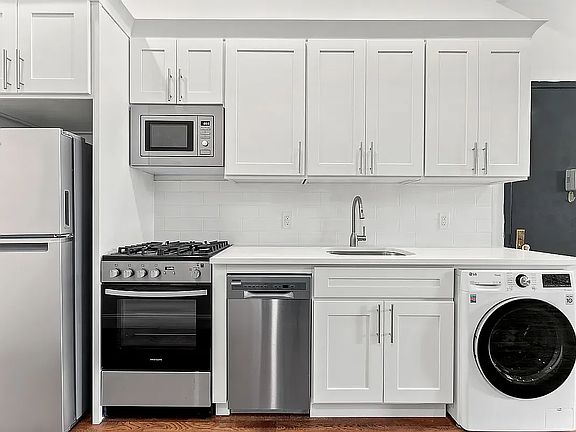3rd image of 142 4th Ave APT 1