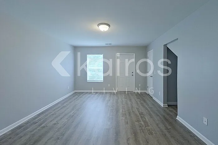 110 Tybo Dr — Photo 2
