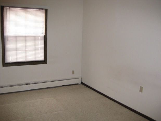 2nd image of 820 Old Settlers Trl APT 2
