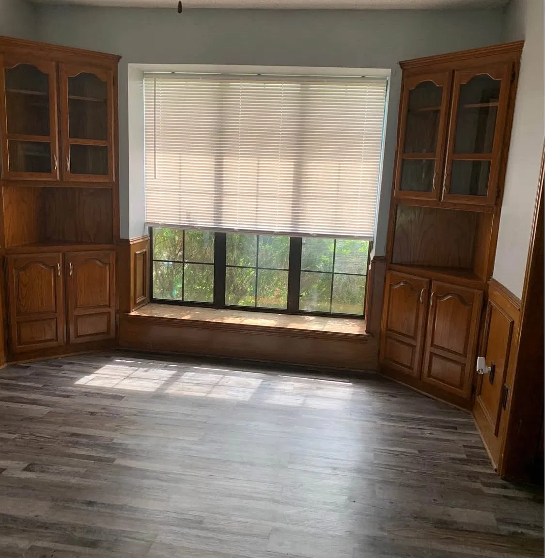 309 Creekside Dr — Photo 1