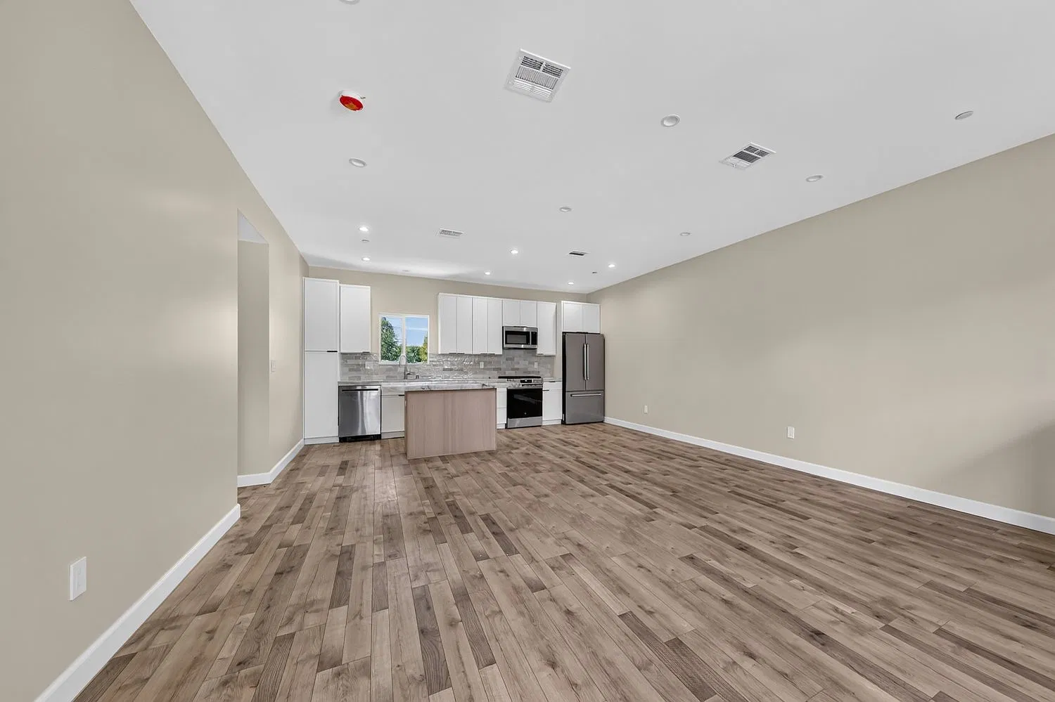 2 bed, 1148 sqft, $3,095 — Photo 2
