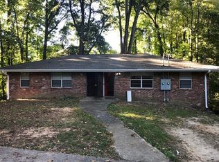6449 Raymond Dr, Union City, GA 30291