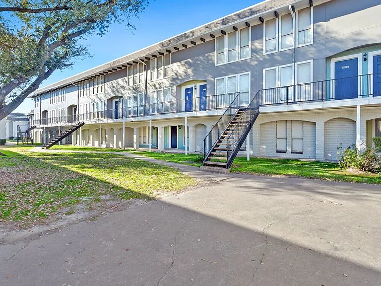 The Alora Apartments — Photo 40