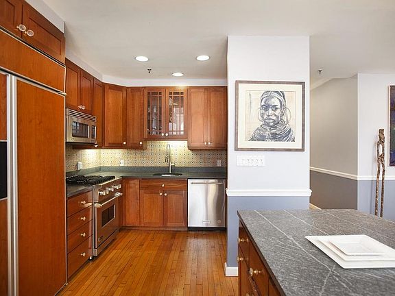 3rd image of 39 Worth St APT 5E