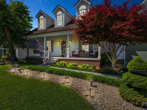 2nd image of 207 Hibiscus Ln