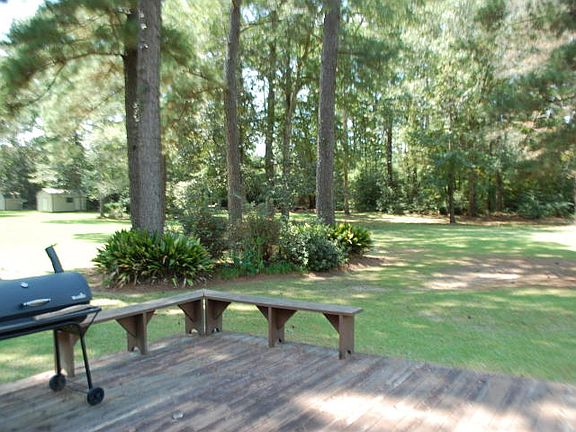 BK PATIO WOODEN DECK