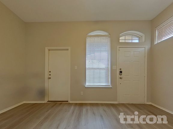 3rd image of 5712 Parkview Hills Ln