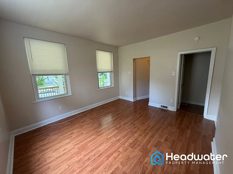 1520 Elmwood Ave — Photo 9