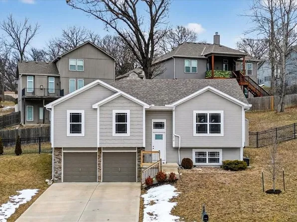 410 E 166th Ct, Belton, MO 64012