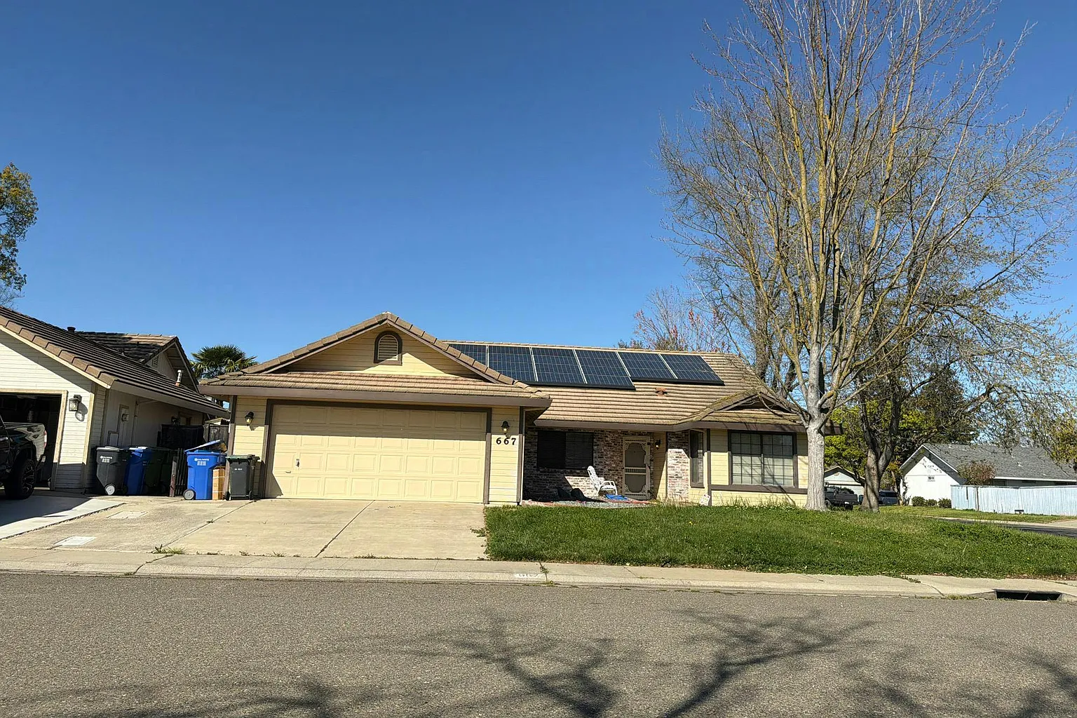 667 Germaine Dr photo 1