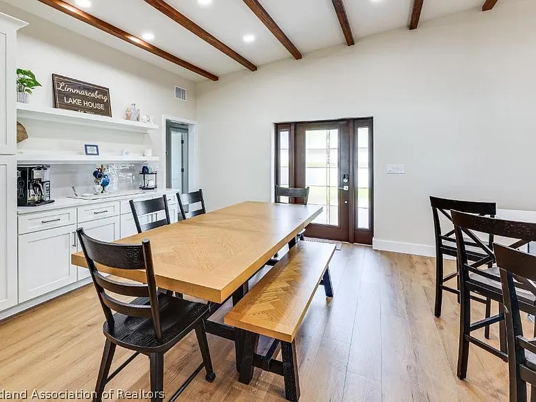 1216 Lake Clay Dr — Photo 4