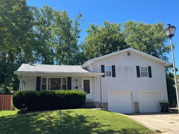 5 Sommerset Dr, Jacksonville, IL 62650