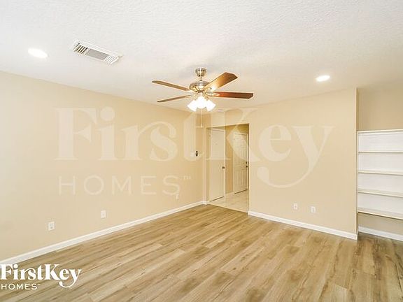 4th image of 15135 Grassington Dr