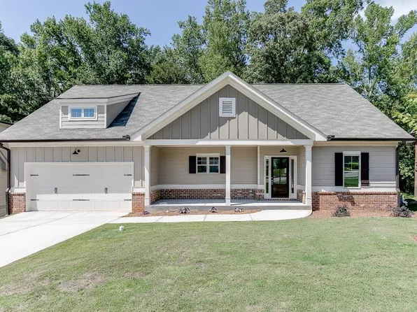645 Lakeview Bend Cir, Jefferson, GA 30549