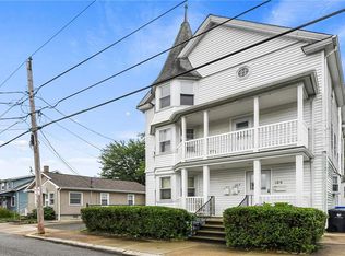 105 Oakland Ave, Pawtucket, RI 02861