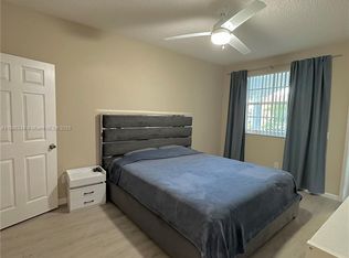 3155 NE 184th St APT 8201, Aventura, FL 33160