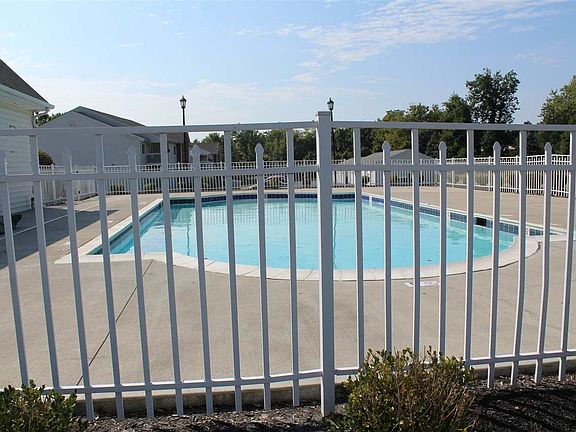 4th image of 10136 Carnation Ct APT 12