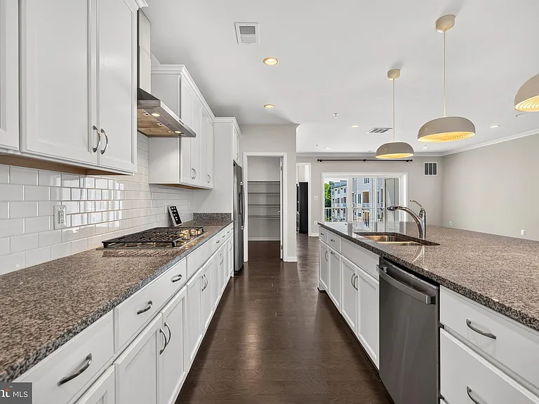 23685 Hopewell Manor Ter — Photo 13