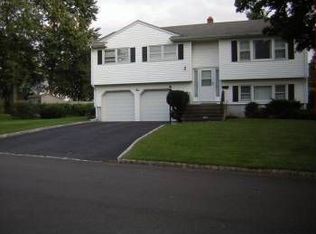 4 Troy Ct, Madison, NJ 07940