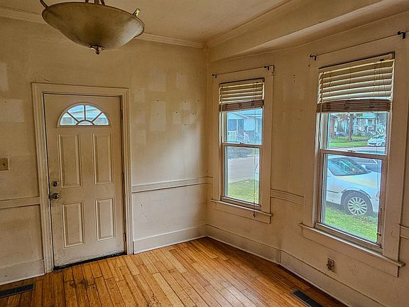 5th image of 1432 E Franklin St