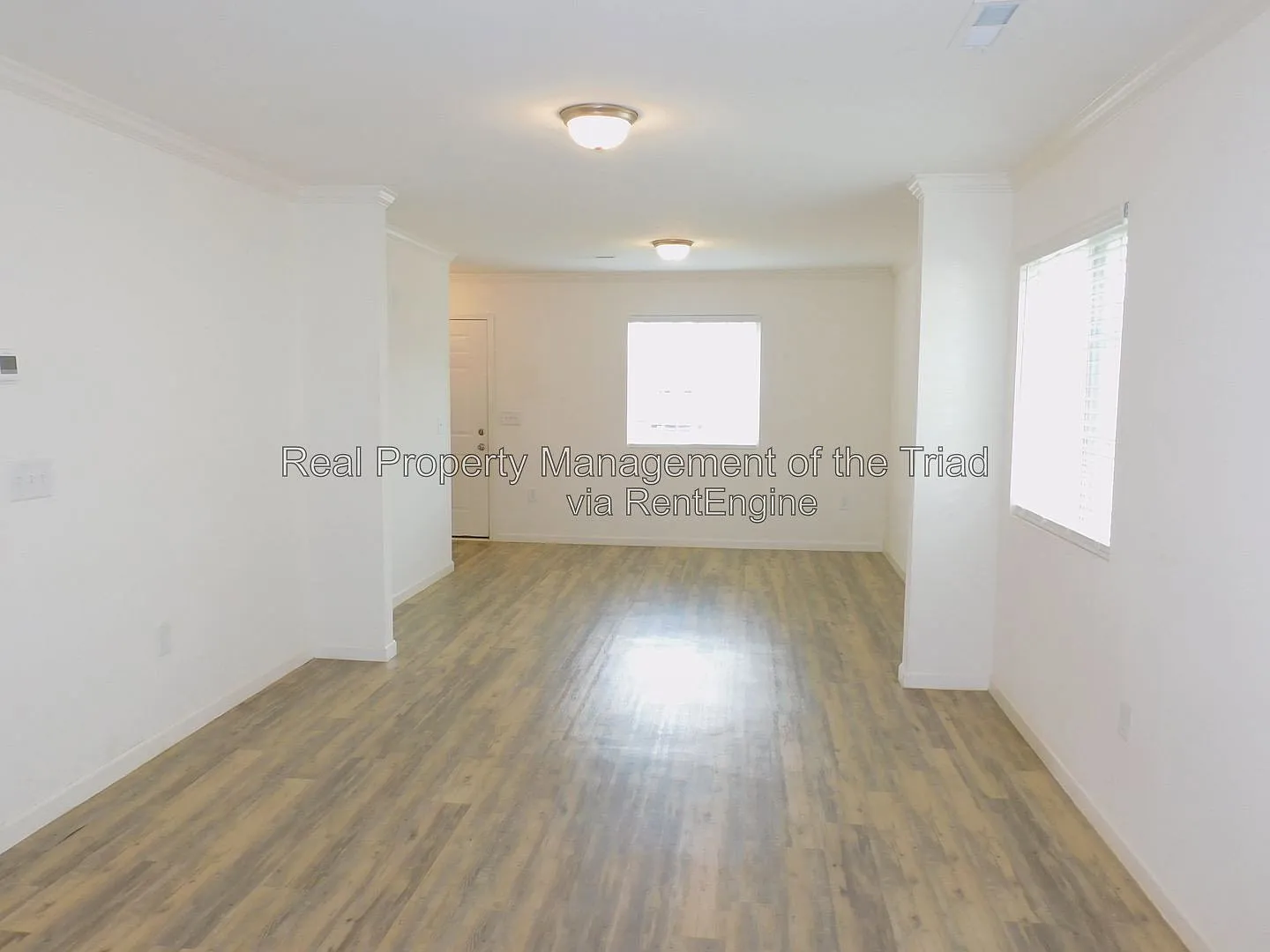 4 bed, 2.5 bath, 2100 sqft, $2,095 — Photo 2