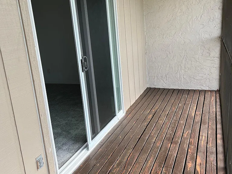 678 Royalty Ct #678 — Photo 11