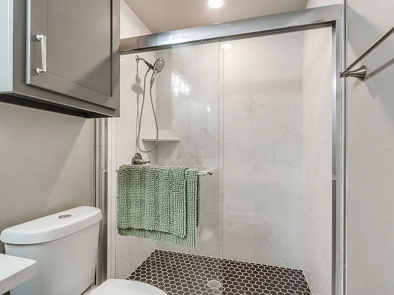 609 Abadan Dr — Photo 50