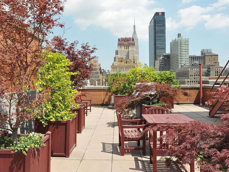 444 W 35th St #6C — Photo 3