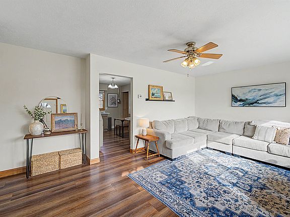3rd image of 2082 Shalimar Dr
