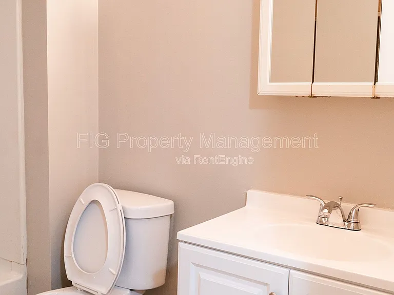 129 Hillcrest Dr #8 — Photo 9