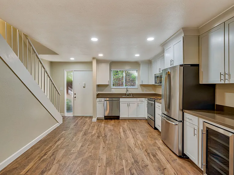 Madera Valley Apartments — Photo 28