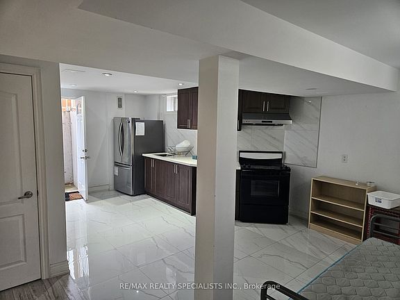4th image of 3774 Arbourview Ter
