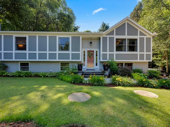 189 Stafford Rd, Holland, MA 01521