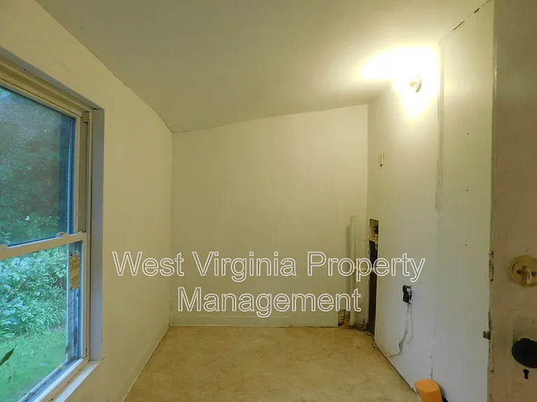 186 Benedict Ln — Photo 12